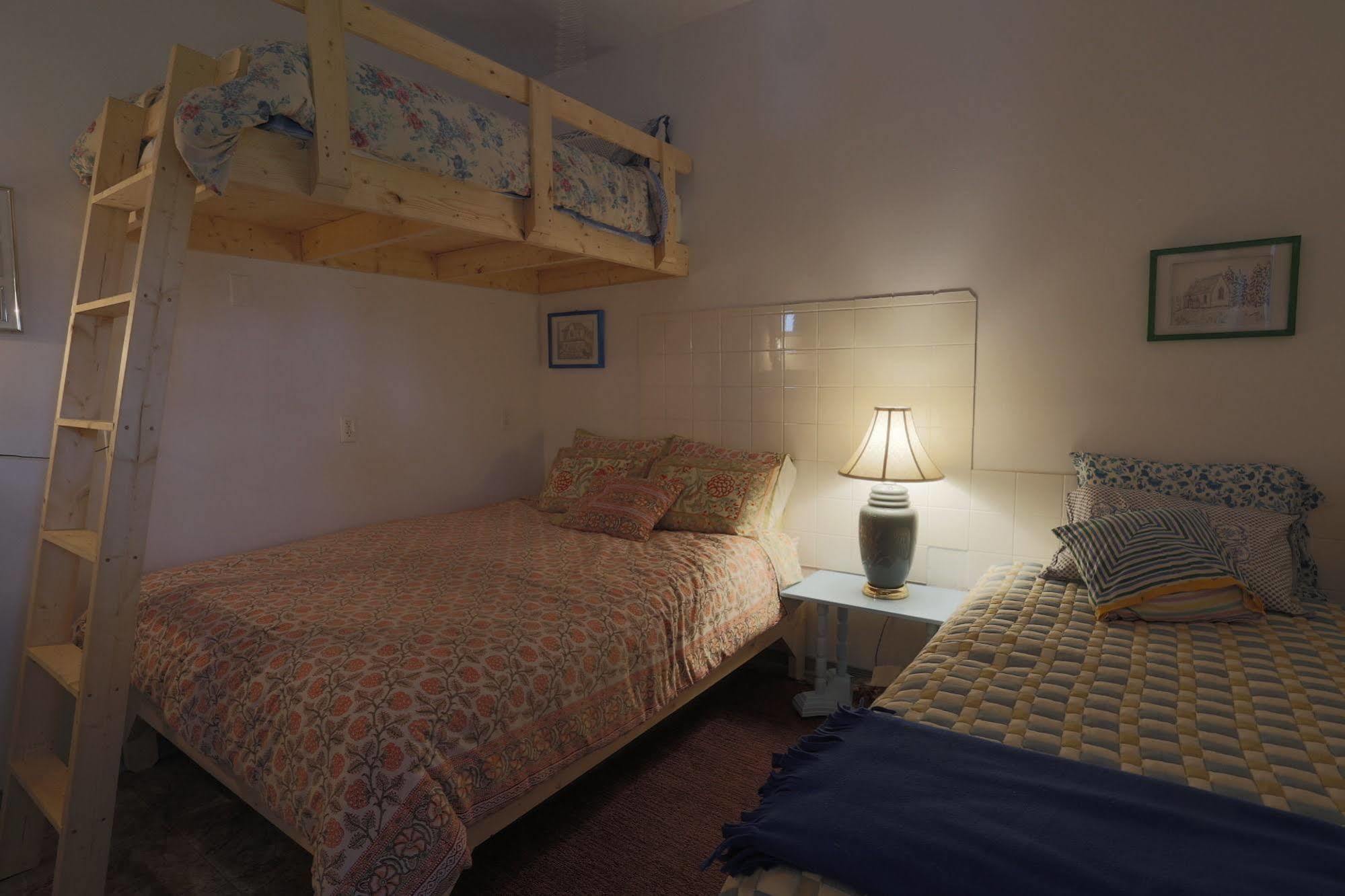 Meems Elliston B&B Luaran gambar